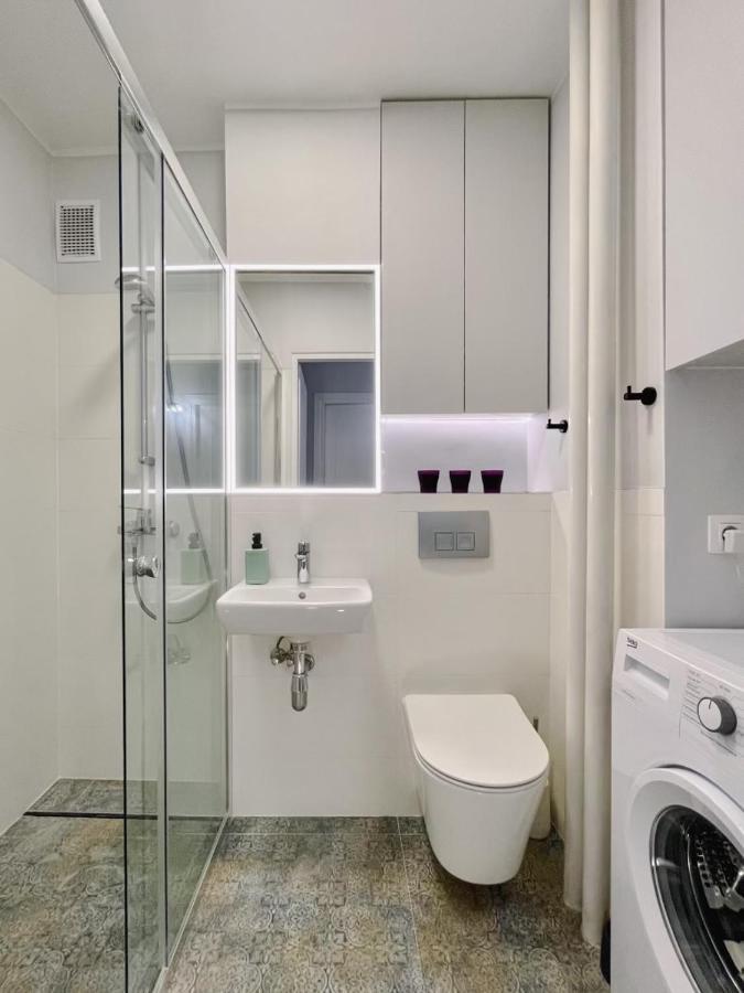 Apartament Przy Atrium, Stacja Metra Rondo Onz Warsaw Ngoại thất bức ảnh